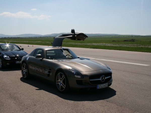 "ОЧАРОВАНИЕ БЕЗ КРАЙ" - ексклузивното роудшоу Mercedes-Benz Star Experience