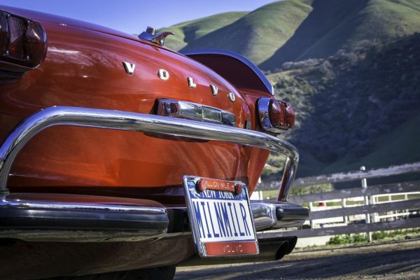 Volvo P1800 от 1966 г. Собственикът му Ърв Гордън гони пореден световен рекорд за пробег с един автомобил - 5 млн. километра