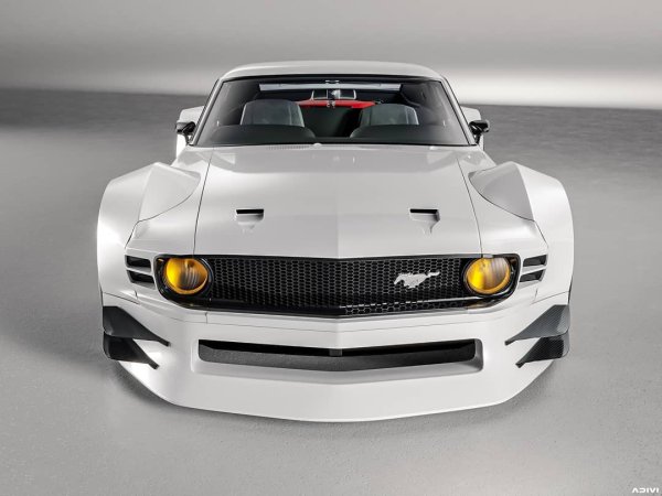 Този Mustang от 67 е значително модифициран, шасито е удължено и е монтиран изключително голям бодикит. Сега двигателят е в задна централна позиция. Всичко това в комбинация дава просто спиращ дъха резултат. 