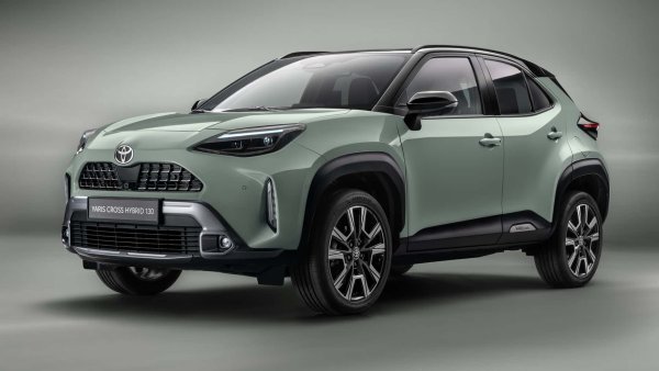 Най-успешният модел на Toyota успява да влезе в първата петица по продажби, което е още едно доказателство за търсенето на автомобили от този клас. Yaris Cross записва ръст на продажбите спрямо миналата година.
