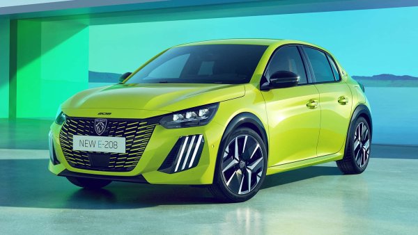 Скокът в продажбите на най-популярното Peugeot на пазарите в Европа е 40%. Това позволява на 208 да се изкачи до втора позиция в класирането по продажби със сериозен аванс през третия, но и на изоставане от лидера.
