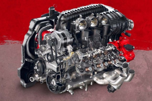 Corvette C8 Z06 не е просто впечатляващ американски спортен автомобил; той е сравним с най-доброто, което Европа може да предложи, и няма много какво да се докосне до него на цената му. 

Въпреки че двигателят му е централният елемент на целия пакет, буквално и преносно, Z06 също така се справя отлично по отношение на управлението, предлагайки характеристики на пистата, близки до далеч по-скъпото Porsche 911 GT3, което също е оборудвано с един от най-добрите атмосферни двигатели на всички времена.