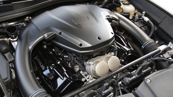 Подобно на толкова много автомобилни икони, Lexus LFA не постигна успех в продажбите при пускането си на пазара. Изглеждаше и се движеше като суперкола, но името Lexus беше по-тясно свързано с лукс, отколкото със скорост, и цената му беше 375 000 долара през 2010, когато Ferrari-тата бяха близо до 200 000 долара.

Полуавтоматичната ръчна скоростна кутия беше тромава при ниски скорости, а LFA не беше толкова бърз, колкото много по-евтини алтернативи. Но след това потенциални клиенти и известни автомобилни журналисти направиха тест драйв и LFA бързо стана признат за това, което представляваше - прецизен инструмент за шофиране, който предоставя несравнимо изживяване. 