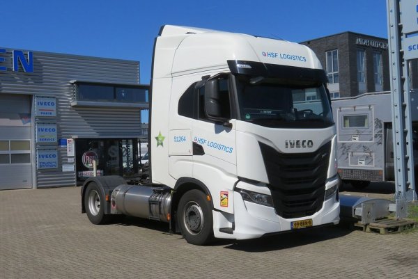 Спрямо 2023: +782% ръст
Това е машината с най-голям годишен ръст в Топ 20, макар и спрямо доста слаб резултат за 2023 (само 11 регистрации за първите седем месеца). AS 440 е версия на модерното семейство S-Way, което дойде да смени остарелия Stralis преди няколко години и, също като него, се произвежда в Испания. Дизеловите двигатели развиват мощност от 340 до 570 коня. 
