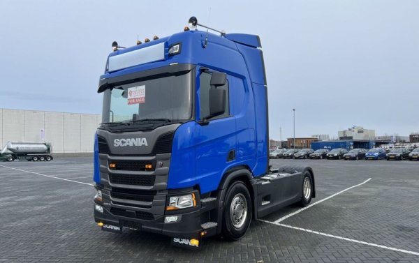 Спрямо 2023: -52% спад
През миналата година по това време Scania бе пласирала 279 бройки от R460 в България, но през тази резултатите чувствително спадът. Актуалното поколение на семейството PRT, към което спада този вариант, е на пазара от 2016 година. 
