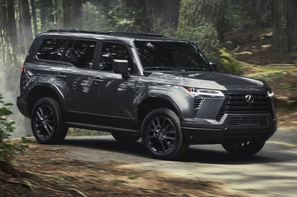 Този всъдеход не се предлага в Европа, но ако изключим по-луксозния интериор, всъщност ще е добре познат и на българските клиенти - това е просто Toyota Land Cruiser със сменена емблема и физиономия. След 13 години на пазара предишното поколение най-сетне си отиде и бе заменено от ново, което очевидно предизвиква сериозен интерес. Новата генерация вече няма емблематичния V8, вместо това ползва V6 с туин турбо и 349 коня. 