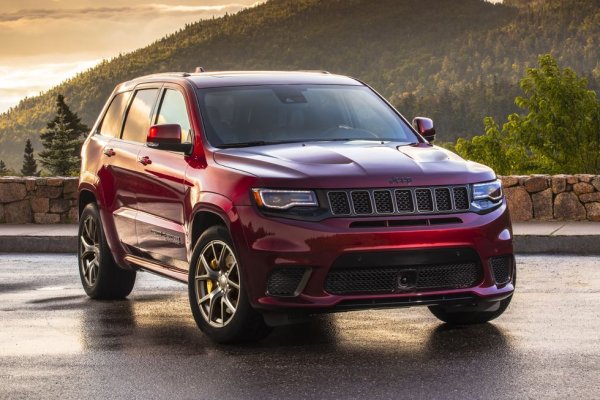 Четвъртото място в класацията изненада и самите редактори на C&D, защото върховата версия на Grand Cherokee спря да се произвежда още след края на 2021. Но интересът към колата само нараства оттогава и вече спокойно можем да кажем, че тя е станала колекционерска. 
