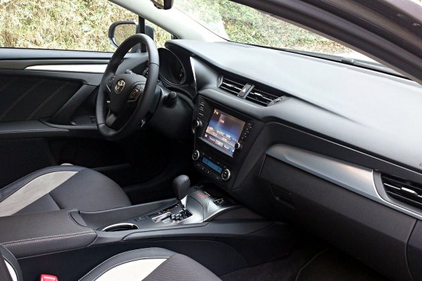 Toyota Avensis 1.8 Valvematic CVT
