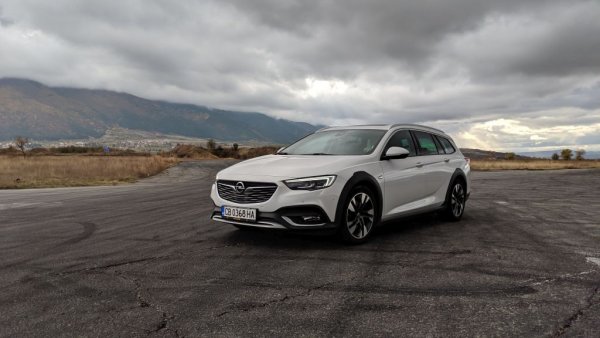 Германският бранд на PSA продължава да е от най-потърпевшите тази година (-46%), но причините не са само в коронавируса. През октомври обаче Opel напълно наваксва изоставането и на практика повтаря резултата си от миналата година, с разлика от едва 302 автомобила. Пазарният дял е паднал от 5.2 до 3.9%. 
