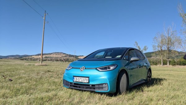 В края на лятото и началото на есента германците понаваксаха изоставането си и вече са само с 28% под резултатите от миналата година. Пазарният дял е намалял от 11.7 до 11.4%. 
