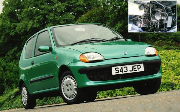 Както S76, двигателят Fiat 100 има също 4 цилиндъра, но с обем от около 1/13 от гигантския мотор. Дебютът му е в 633-кубиков вариант във Fiat 600 през 1955 година, а след това задвижва легиони компактни италиански коли. В най-големия си вариант е с обем от 1050 куб см Autobianchi A112 Abarth.

Fiat 100 за последно е използван при Fiat Seicento (на снимката) в края на миналия век. Той никога не е бил драматичен или динамичен двигател, но изиграва огромна роля в италианската автомобилна индустрия, като са произведени милиони бройки.