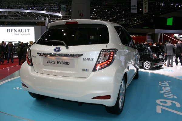 Женева 2012 / Toyota Yaris Hybrid