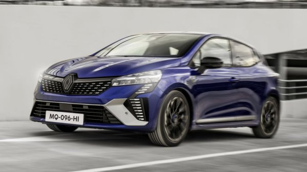 Спрямо 2022 година: +50.6%
Френският бестселър отстъпи доста позиции в предишните две години, но сега наваксва с добро темпо. През юли дори попада сред трите най-продавани модела в Европа. 
