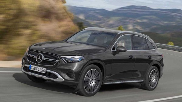 Mercedes също има в гамата синяколко модела, които се предлагат като SUV (снимката) и SUV Coupe. Първият от тях е GLC, който според данните, одобрени по цикъла WLTP, има малко предимство в разхода на гориво при версията купе. Тя е с см по-ниска и има по-добро Cx – 0,27 срещу 0,29 на „нормалния“ SUV, което помага за постигането на по-нисък разход на гориво.