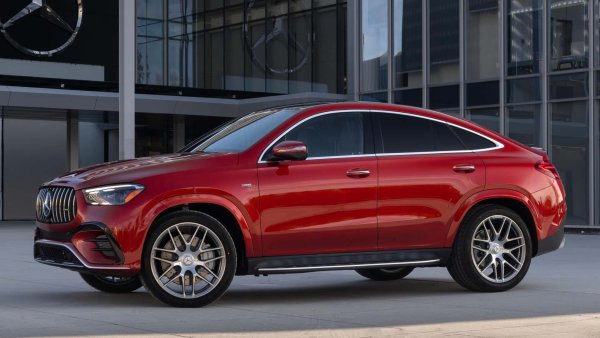 Разходът на гориво при Mercedes-Benz GLE 300 d 4Matic е 6,8-7,7 л/100 км, докато при  GLE Coup&eacute; показателите са 6,7-7,5 л/100 км.