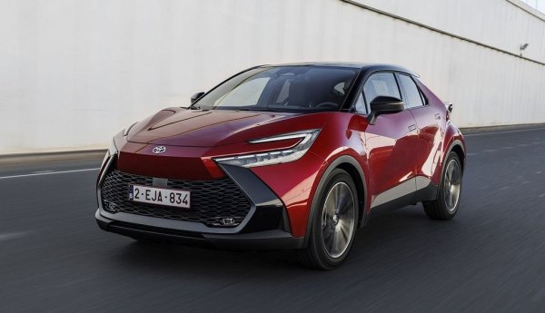 В началото на десетилетието C-HR бе стигнал до Топ 3 на най-търсените автомобили в България, после изостана със смяната на поколенията, и навакса малко миналата година. Но сега произвежданият в Турция кросоувър има 52% спад в сравнение с януари миналата година. 
