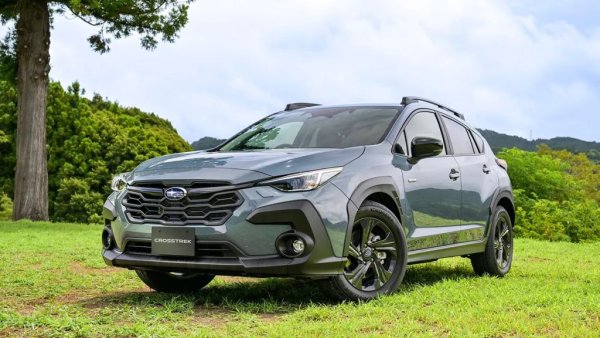 Още една смяна на поколенията, а също и на името (от XV на Crosstrek), която носи със себе си и шокиращо поскъпване. Разликата между миналогодишния XV и новия модел е над 12,000 лева. Но поне и задвижването се е променило - вместо анемичния 1.6-литров мотор със 114 коня, сега има двулитров боксер с мека хибридна система и 136 коня. 

Цена през 2020: 49 400 лева
Цена през 2021: 49 400 лева 
Цена през 2022: 51 200 лева
Цена през 2023: 60 300 лева
