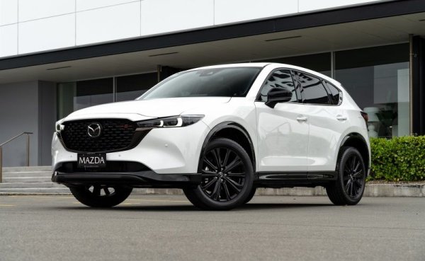 Популярният кросоувър на Mazda е поскъпнал с близо 23% в сравнение с 2020 година, но поне запазва цените си от 2023. Стартовата версия със задвижване на четирите колела се задвижва от двулитров Е-Skyactive G двигател със 165 коня, съчетан с 6-степенна ръчна трансмисия. Оборудването включва доста неща, включително кожен волан, двузонов климатроник с отвори и към задните седалки, електрически огледала с отопление, LED светлини, мултимедия с 8-инчов екран. 

Цена през 2020: 56 980 лева
Цена през 2021: 58 690 лева 
Цена през 2022: 63 290 лева
Цена през 2023: 69 990 лева
