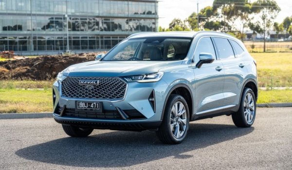 Китайският кросоувър се задвижва от двулитров бензинов мотор с 204 коня максимална мощност, комбиниран със 7-степенен автоматик с двоен съединител. Версията с AWD започва от средното ниво на оборудване, което е доста щедро: двузонов климатроник, адаптивен круиз контрол с асистент за трафик, парктроник отпред и отзад, камера за обратно виждане, 10-инчова мултимедия, 
кожен салон, отопление на волана, отопление и на предните, и на задните седалки, и 18-цолови алуминиеви джанти. 

Цена през 2020: n/a
Цена през 2021: n/a
Цена през 2022: 68 990 лева
Цена през 2023: 68 990 лева
