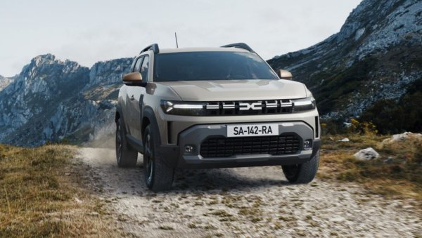 Изцяло промененото трето поколение на Duster вдига летвата като цена, но съвсем умерено - най-достъпната 4х4 версия е с 2000 лева по-скъпа, отколкото беше при стария модел миналата есен. Радикално променени са не само дизайнът и платформата, но и задвижването - отпаднали са 1.3-литровият турбобензин и 1.5-литровият турбодизел. Сега можете да имате Duster с пълно предаване с какъвто искате мотор... стига да е 1.2-литров трицилиндров Tce със 130 коня мощност и 6-степенна механична трансмисия. Цената е за ниво Еxpression, което дава климатик, паркинг сензори и камера за паркиране, цветни дигитални прибори, 10-инчова мултимедия с безжично свързване на Android Auto и Apple CarPlay, и 17-цолови алуминиеви джанти.

Цена през 2020: 35 944 лева
Цена през 2021: 36 820 лева 
Цена през 2022: 40 490 лева
Цена през 2023: 45 490 лева
