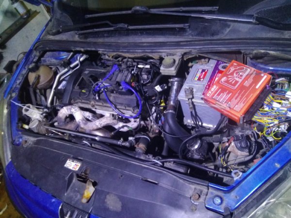 Този двигател съществува в няколко версии, но експертите препоръчват да се избере модела с 109 конски сили. Версията JP4 има доста висока динамика и добър разход на гориво. Един от най-хармоничните двигатели, които инженерите на Citroen са правили някога. Заедно с надеждността, това е един от най-добрите избор на пазара. Само дето гълта много масло.