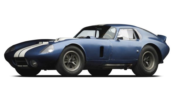 През 1964 г. са произведени само 6 състезателни купета Shelby Cobra Daytona. Тези спортни автомобили с 4,7-литров V8 двигател с мощност 390 к.с. развиват 318 км/ч. Първият Cobra Daytona се смята за изгубена от средата на 70-те, докато не е открит в Калифорния през 2001 година, след като собственикът й се самоубива. Колата е купена за 4 милиона долара, реставрирана и изложена в музей във Филаделфия.
