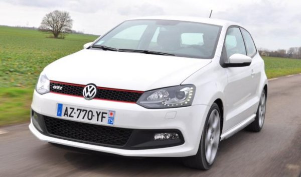 Тук VW направи болезнена грешка, която по-късно повтори и Renault със своето Clio RS - реши да изостави ръчните скорости. Първоначално колата се предлагаше само със 7-степенен автоматик, 1.4 литров мотор с турбо и 180 конски сили. Но след недоволството от фенове при фейслифта ръчните скорости се завърнаха. 
