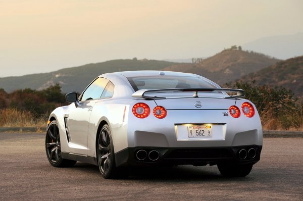 Nissan GT-R 2010