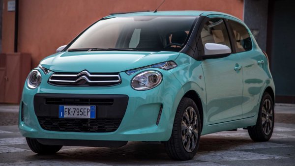 Citroen C1 1.0 VTi 	5 М		72 к.с., 93 Нм	4.8 л/100 км

Peugeot 108 1.0 VTi 	5 М	72 к.с., 93 Нм	4,8 л/100 км

Hyundai i10 1.0 MPI 	5 М		67 к.с., 96 Нм	4,8 л/100 км

Toyota Aygo 1.0 	5 М		72 к.с., 93 Нм 	4,9 л/100 км

Renault Twingo 1.0 SCe 5 М		65 к.с., 95 Нм	5,1 л/100 км

