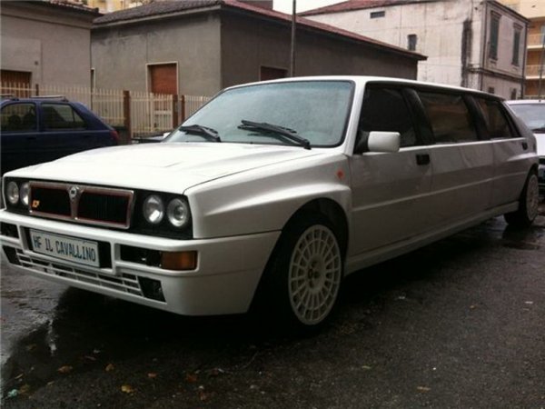 Все пак колата е факт и дори е обявена за продажба. Според информацията в обявата, екзотиката доставя 209 к.с. и използва ръчна скоростна кутия.