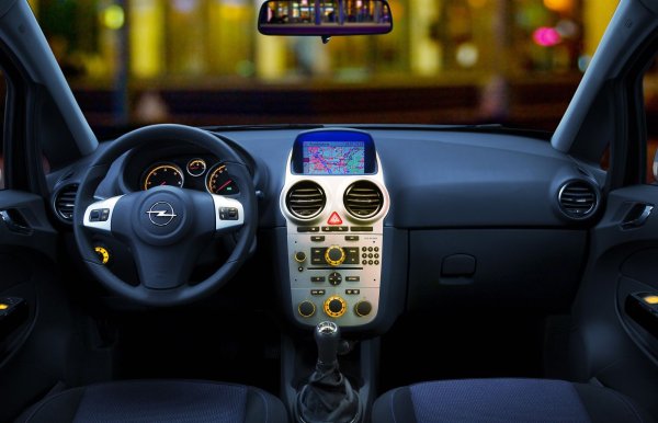 Механичните скоростни кутии F13/F17 са известни с краткия живот на лагерите, но в комбинация със по-слаби двигатели успяват да изкарат до 200 000 км. Може обаче превключването на предавките да става по-трудно заради износването на механизма.