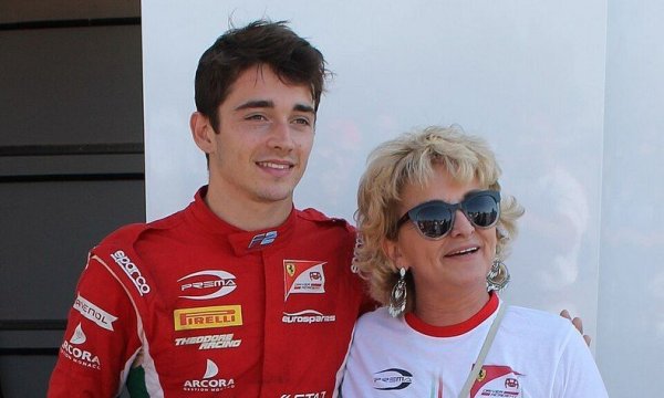 Състезателят от Монако се присъедини към пилотската академия на Ferrari още през 2016 и подписа договор с Haas като тестов пилот. Титлата във Formula 2 и представянето му в тестовете впечатлиха шефовете на италианския тим, и той дебютира във Формула 1 още следващата година в Австралия. 
