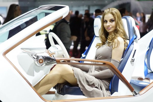 Момичетата на автосалон Женева 2012