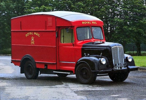 Британците, отново с помощта на компанията Morris, която усвоила доста добре производството на пощенски фургони, през 50-те години на 20 век приели на служба тези машини с необичаен, раздут като балон покрив, на базата на редкия камион Commercial LC5.