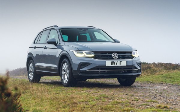 Експертите отбелязват, че шофьорите избират този модел поради висококачествената му конструкция, вътрешно пространство и практичност. Надеждността обаче, по отношение на която автомобилът е малко по-нисък от своите конкуренти, му попречи да постигне пълно лидерство в класацията.

При закупуване на Volkswagen Tiguan авторите на изследването препоръчват да се обърне внимание на автомобил с 2,0-литров дизелов двигател. Според тях тази опция ще бъде най-добрата за покупка.
