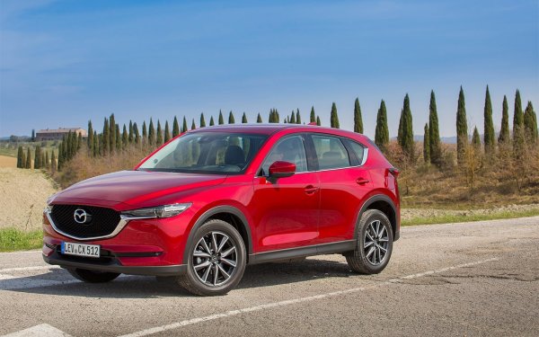 Според проучването Mazda CX-5 може да се похвали с най-стилния интериор сред семейните кросоувъри, включени в класацията. Също така в списъка с предимства: добър набор от опции, удобна мултимедия и висок ресурс. Препоръката на специалистите е да си купите японски модел с 2,0-литров бензинов двигател

