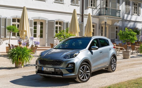 Още в средните нива на оборудване Kia Sportage може да се похвали с добър набор от опции. Също така сред предимствата е разнообразната гама двигатели. Когато купувате корейски кросоувър, експертите съветват да изберете автомобил с бензинов двигател поради по-висока надеждност.
