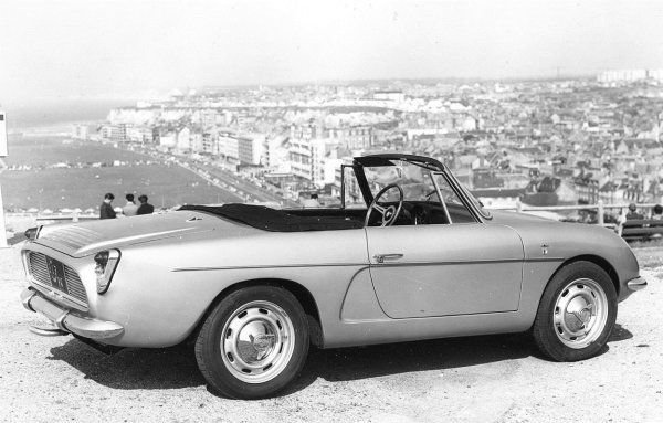 Alpine представя на салона в Париж през 1957 година втория си сериен модел – А108, като доставките на първите клиенти започват през 1960 година. А108 се предлага като купе и кабриолет, отличава се с много ниско тегло – едва 620 кг и се задвижва от двигател от Renault Dauphine с мощност 40 конски сили.
През 1962 година започва производството на модела и в Бразилия под името Willys-Overland Interlagos.
