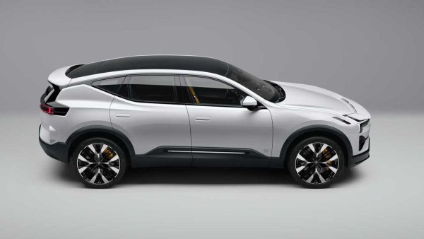 Polestar е шведска марка, но придобиването от китайската компания Geely означава, че новите електрически модели ще се произвеждат в азиатската държава. По-специално, Polestar 2 се произвежда в Лукиао (провинция Желянг), Polestar 3 идва от поточните линии в Ченду (провинция Съчуан), а Polestar 4 - от Нингбо (провинция Желянг).

Електрическите седан и SUV имат мощност от 272 до 544 к.с. и пробег от 532 до 654 км с пълна батерия.
