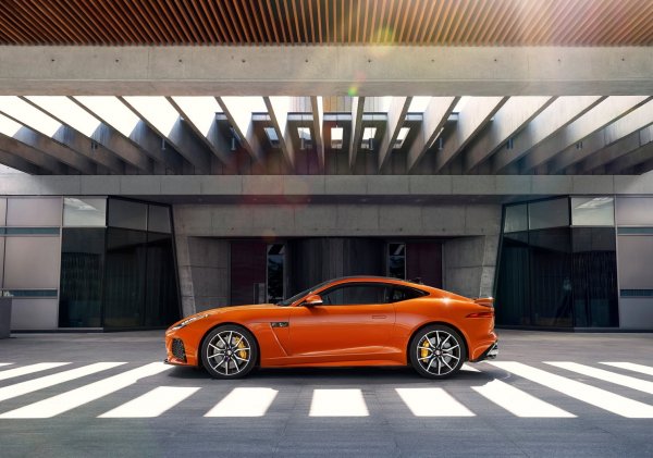 F-Type SVR 