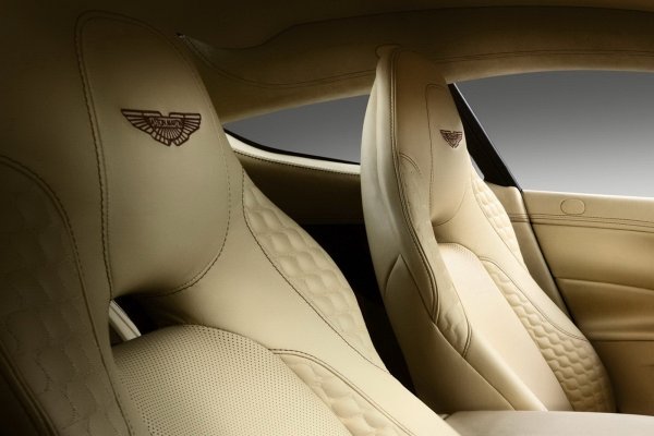 Aston Martin Vanquish Mk2