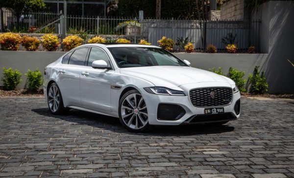 Британските марки на индийския гигант Tata потвърдиха, че преминават на агенционен модел от 2024 година, и вече са уведомили дилърите си за това. Все още обаче не са сключвани новите договори с тях като агенти. 
