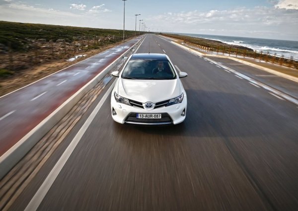Toyota Auris Hybrid 