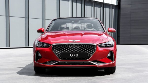 Години на производство – от 2015 досега.

Модели, на които се среща: Genesis G70, G80 и G90, Kia Stinger и K900.

Двигателят G6DP, по-известен като 3.3 T-GDi, дебютира през 2015 и стана първият масово произвеждан турбо двигател в гамата Lambda II. С алуминиев блок, верига в ангренажното задвижване, система с двоен фазов превключвател и две турбини Garrett, този V6 лесно развива до 375 к.с. и повече от 500 Нм.
