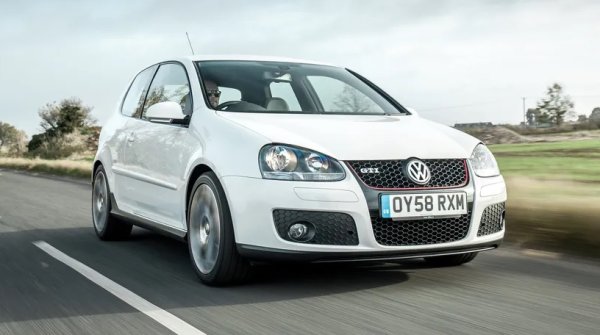 Бърз, евтин и надежден е територия на хечбека. И там се намесва Golf GTI – може би най-добрият. Известен със съчетаване на ежедневната практичност с вълнуваща производителност, Golf GTI (вече малко по-стария MK5) може да се похвали с 2,0-литров двигател с турбокомпресор, който определено е мощен.

През последните години екземплярите втора употреба станаха широко достъпни с много опции на разумни цени.  Намирането на добре поддържана кола е от ключово значение. Повредите често са скъпи - при обтегача на веригата, проблеми с DSG скоростната кутия. Въпреки тези потенциални капани, Mk5 GTI като цяло е надежден автомобил, ако човек се грижи правилно за него. 