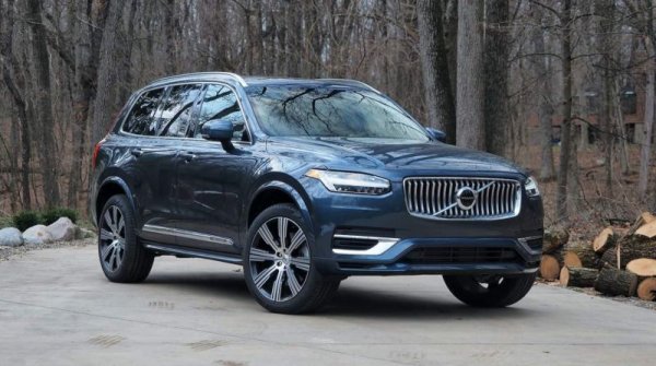 Шведският бранд на Geely е една от пазарните сензации в Европа тази година, най-вече благодарение на електрифицираните версии на XC40. В България обаче най-продаван е най-скъпият модел - XC90. Продажбите са с около 30% над миналогодишните. 

Най-продавани модели:
Volvo XC90 - 25
Volvo XC60 - 23
Volvo S60 - 21
Volvo XC40 - 20