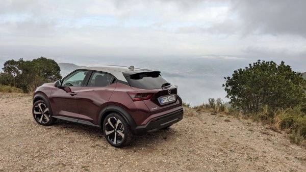 Цели 77% от продажбите на Nissan се падат на Qashqai, който чака ново поколение. Регистрациите са с трийсетина коли над миналогодишните, но с цели 410 по-малко от 2019. 

Най-продавани модели:
Nissan Qashqai - 485
Nissan X-Trail - 57
Nissan Juke - 32
Nissan Navara - 27
Nissan Micra - 11
