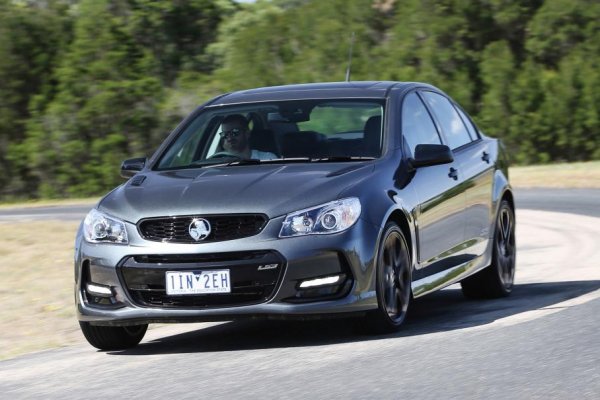 Последният в историята Commodore местно производство. Той трябва да се конкурира с задграничните BMW M5 и Jaguar XFR и се реализира в САЩ под името Chevrolet SS. Между другото, много интересни истории са свързани с модела SS: от скандала с името "SS", което поражда не най-добрите асоциации, до възможността директно при дилъра на Chevrolet да си купите колата, но с емблематта на Holden срещу заплащане, разбира се. Подобно на HSV Maloo, Commodore SS V се предлага с 6.2-литров V8, който гарантира ускорение до 100 км/ч за 4,9 сек. И по стара австралийска традиция този седан не може да предложи на купувача нито скъпи материали в интериора, нито съвременна мултимедия. И въпреки това е готин.