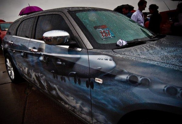 Снимки от фестивала "AEROграфии", който се провежда ежегодишно в Санкт Петербург. На него могат да се видят едни от най-интересните, изрисувани автомобили в Русия.