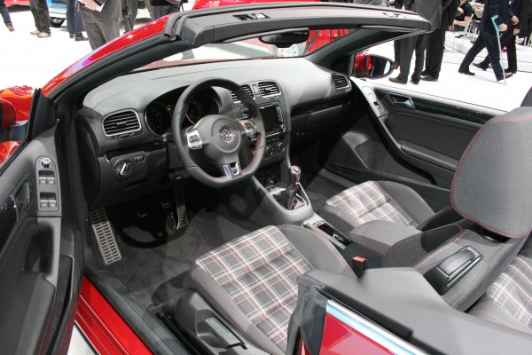 Женева 2012 / Volkswagen Golf GTI Cabriolet 